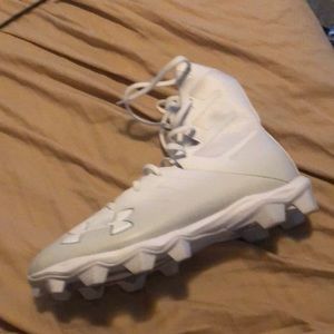 size 8.5 under armor foot ball cleats